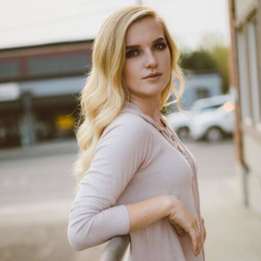 Meet your Posher, Liz